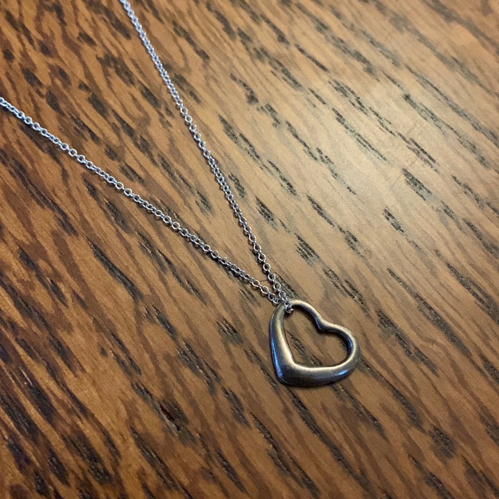 Sweet silver mini heart pendant